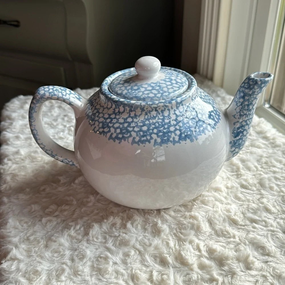RARE FIND~VINTAGE~KITCHEN HEART DESIGN~TEAPOT~FOLK CRAFT~FARMHOUSE TEAPOT~G11